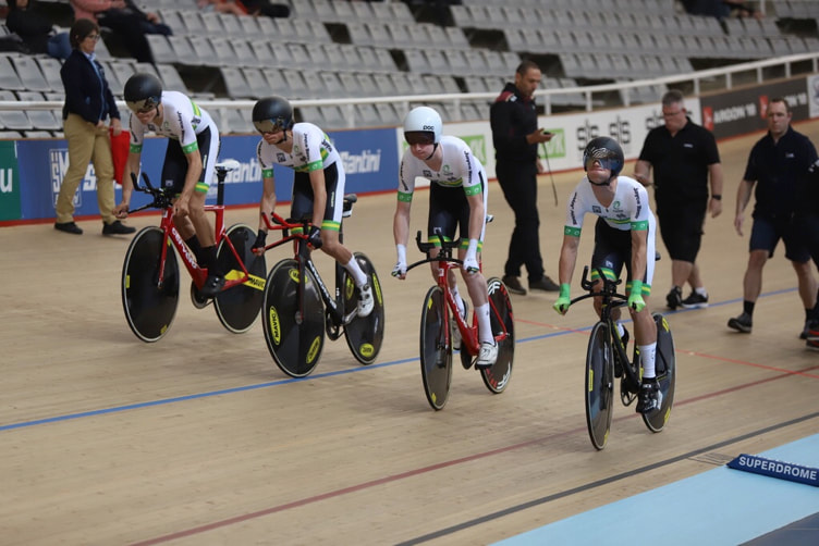 Graeme Frislie: Far right, pushing off at the start of the Team Pursuit